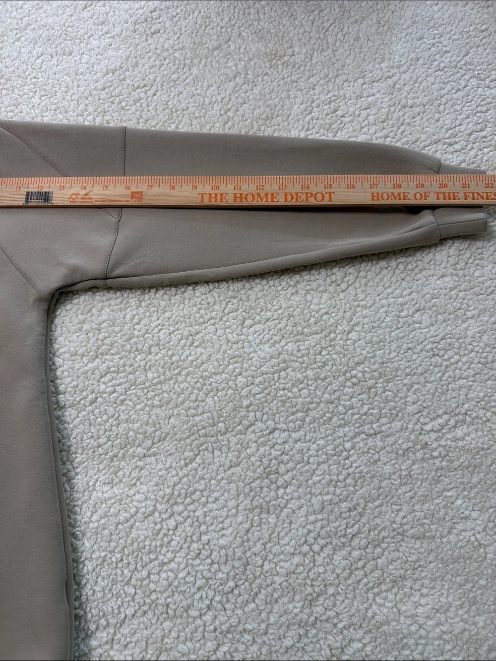 Alphalete Elements Crewneck Sweatshirt in Tan